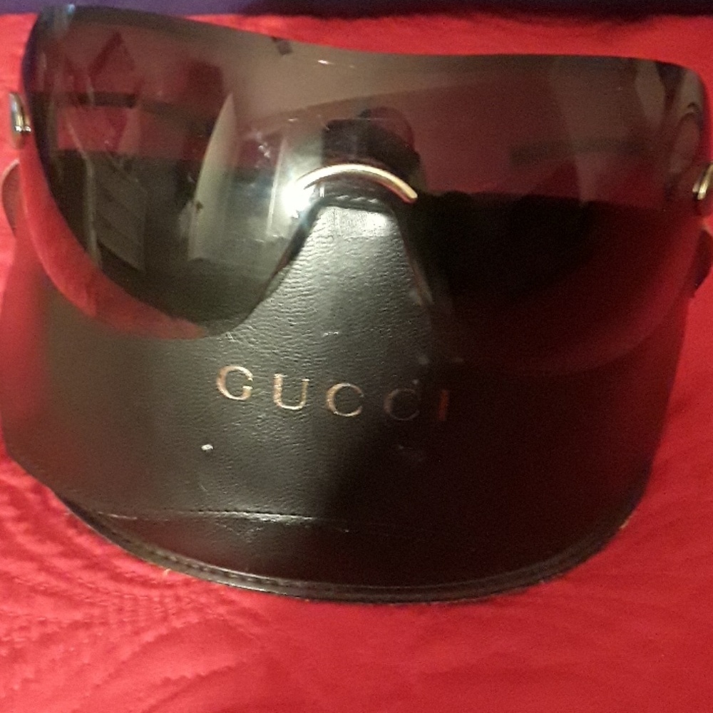 Woman Gucci sunglasses